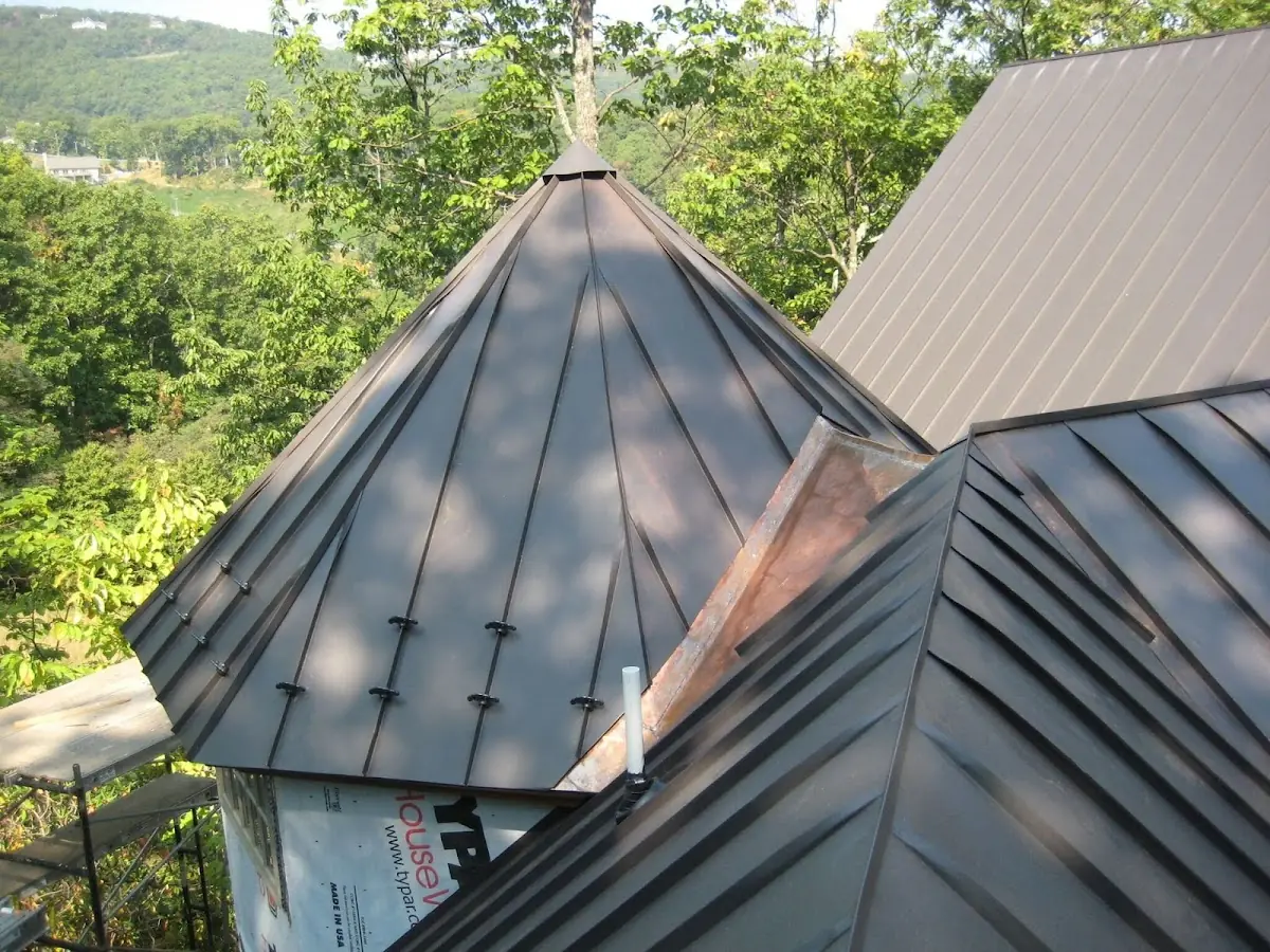 Professional Roof Tarp Installation by Craftsman Roofing in Lloyd